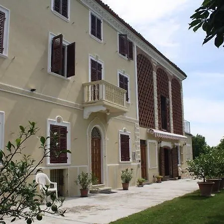 Carletto Bed & Breakfast 3*