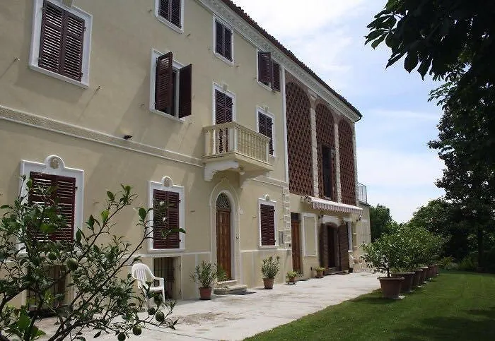 Carletto Bed & Breakfast 3*